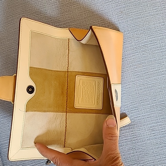 EUC Coach All Leather Clutch - Picture 3 of 5